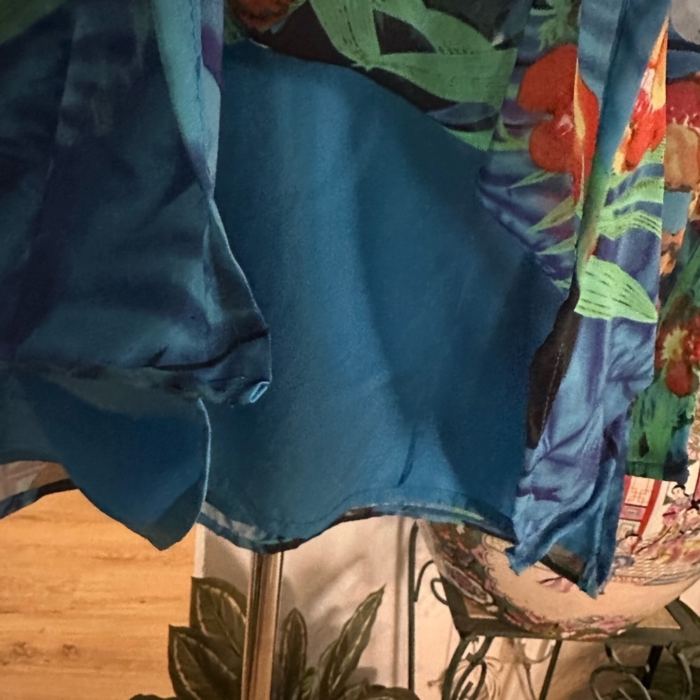 Hannah blue floral blouse size 3X - Picture 3 of 11